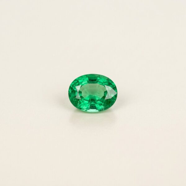 0.92 ct Colombian Emerald, Oval, Minor Oil